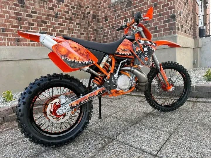 2010 KTM EXC-Series 2-Stroke Enduro - Image 2
