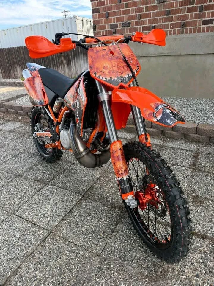 2010 KTM EXC-Series 2-Stroke Enduro - Image 8