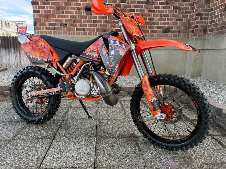 2010 KTM EXC-Series 2-Stroke Enduro - Image 12