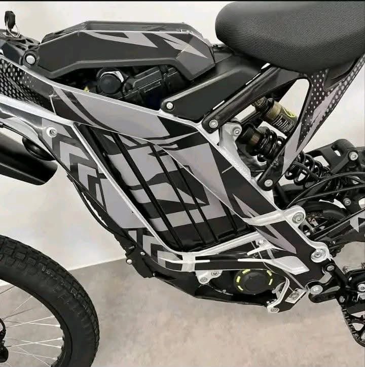 Surron LBX 75V Electric Dirt Bike - Image 5